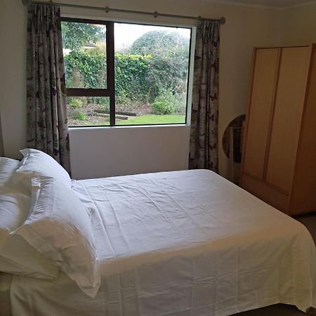 דירות Otaki Garden Retreat מראה חיצוני תמונה