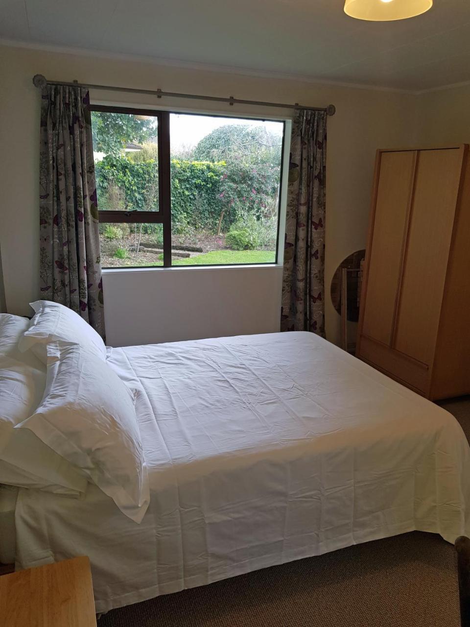 דירות Otaki Garden Retreat מראה חיצוני תמונה